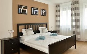Deak Apartment